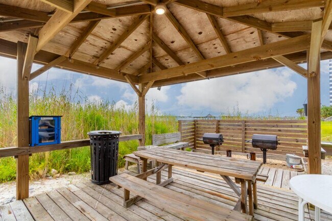 Building Photo - 1988 W Beach Blvd