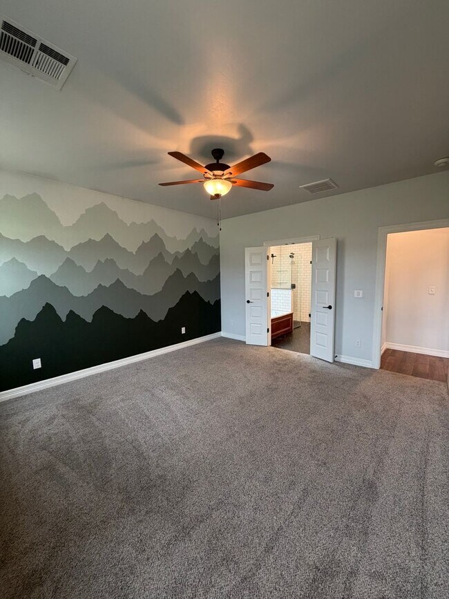 Building Photo - Community Pool - Lawn Care Included - Storm Shelter - Community Pool