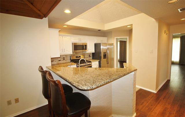 Building Photo - 906 Moore St