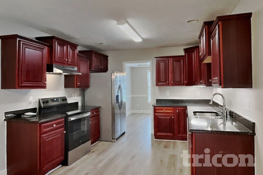 Building Photo - 15 Summerseat Way