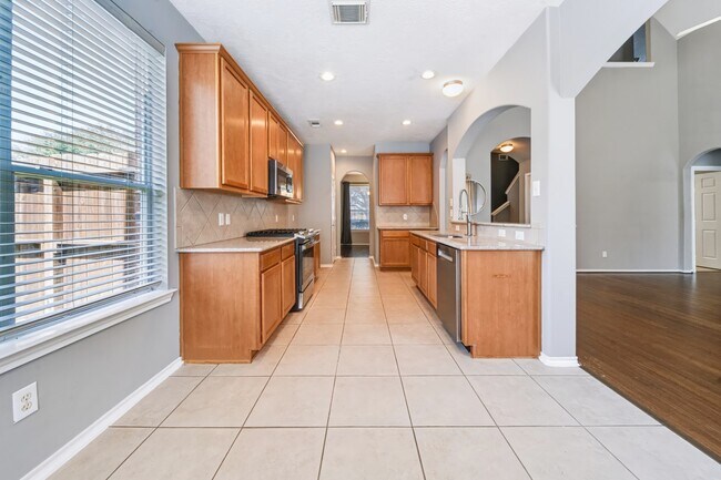 Building Photo - 23411 W Pine Ivy Ln