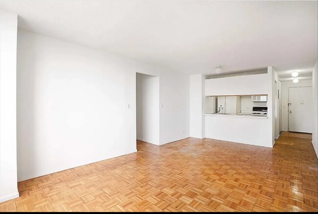Building Photo - 200 Rector Pl