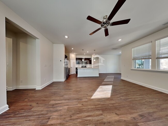 Building Photo - 623 Rivermist Dr