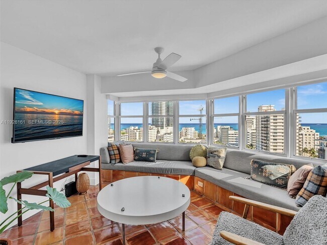 Building Photo - 1881 Washington Ave