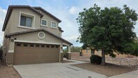 Building Photo - Beautiful two story House 3Bed 2.5 Bath