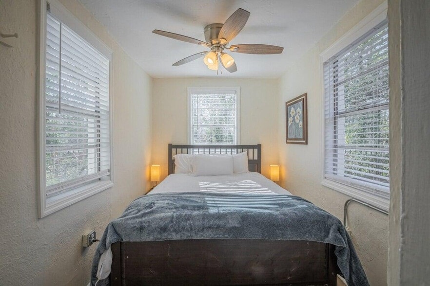 Building Photo - 838 Bobbin Mill Rd