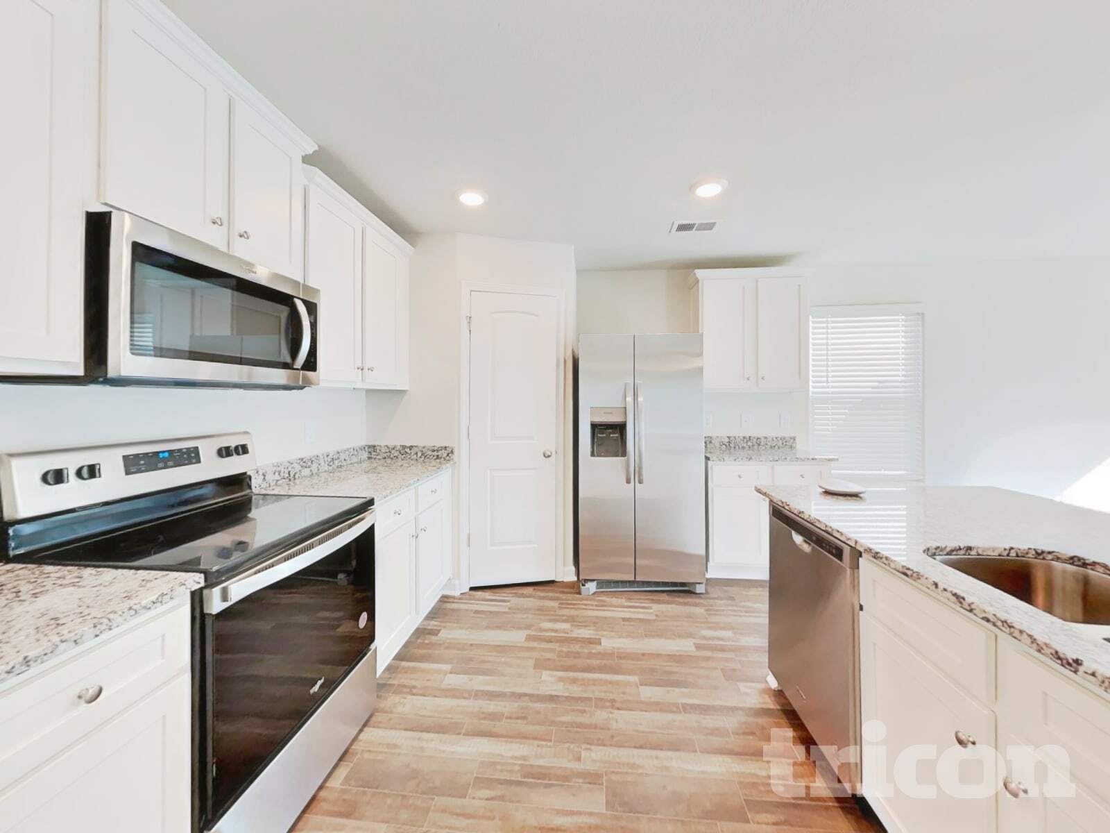 Building Photo - 2136 Southlea Dr