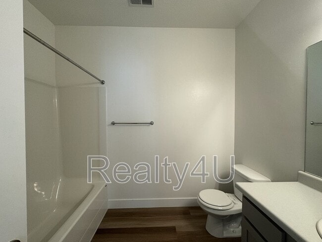 Building Photo - 511 N 310 W