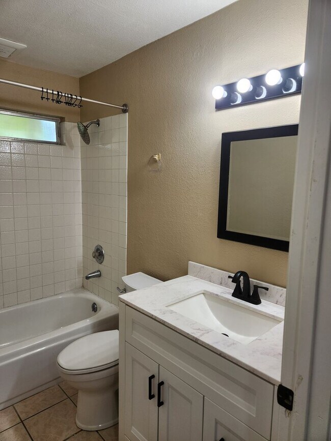 Building Photo - COMING SOON - 2 bedroom, 2 bath condo in Rohnert Park, Sonoma State Students welcome!