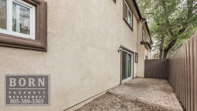 Building Photo - 2729 Los Robles Rd