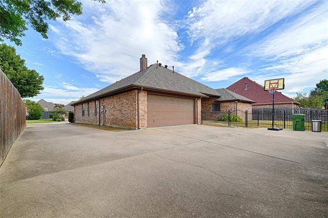 Building Photo - 752 Trails End Cir