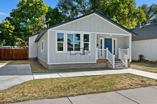 Primary Photo - Updated Ogden 4 Bedroom 2 Bathroom Home Av...