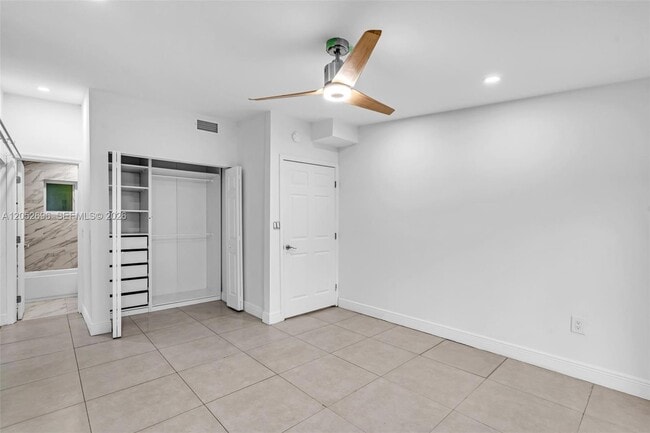 Building Photo - 1580 NE 139th St