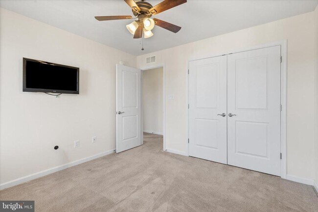 Building Photo - 9717 Tealbriar Dr