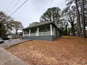 Building Photo - 3/1 Remodeled Home walkable to uptown Shel...