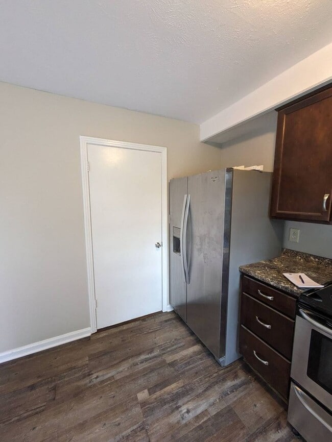 Building Photo - 4 Bedroom Pet Friendly Home For Rent With ...