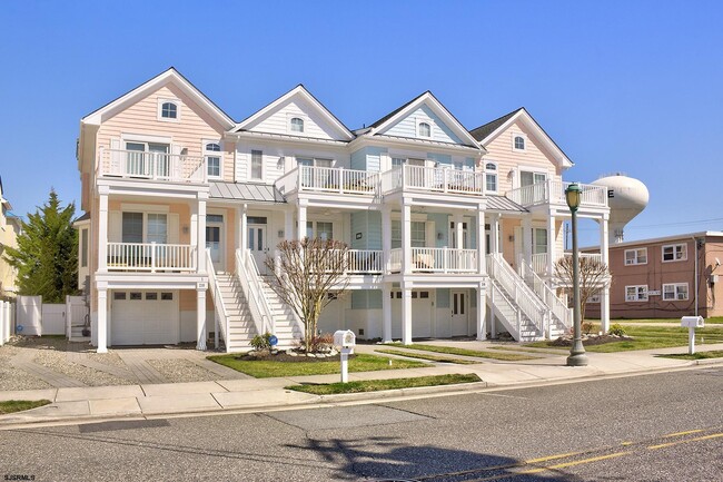 Primary Photo - 215 N Washington Ave