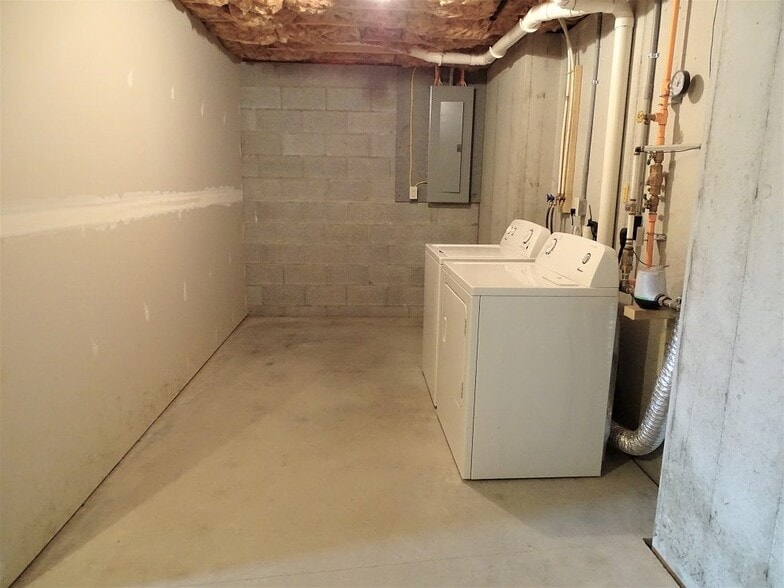 Building Photo - 336 Meadow View Dr