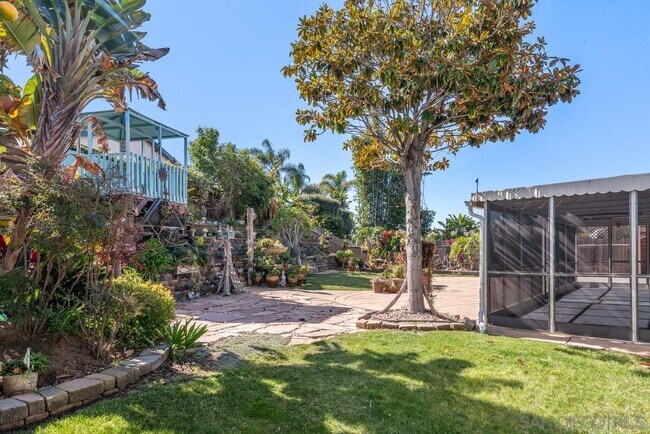 Building Photo - 2245 Nob Hill Dr