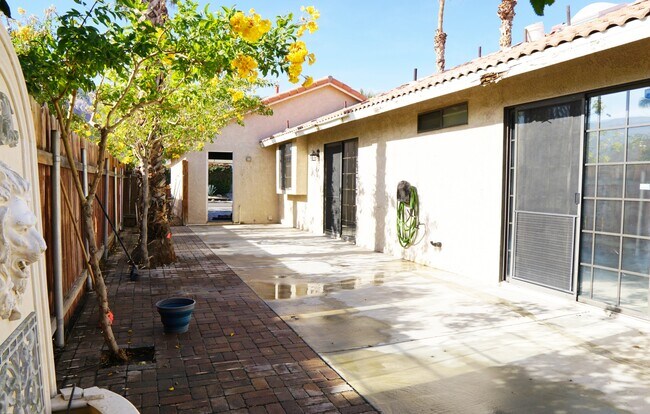 Building Photo - 51660 Avenida Villa