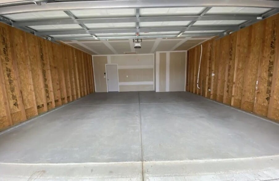 Building Photo - 8160 E 34th Ct S