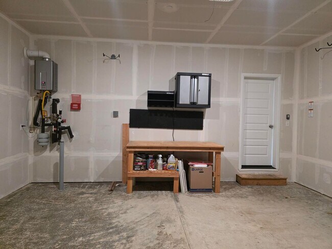 Building Photo - 4 Bedroom Home in Soundview Estates!