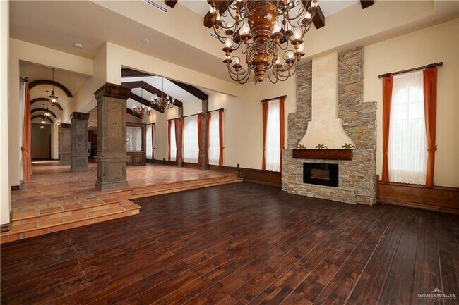 Building Photo - 2304 Antigua Dr