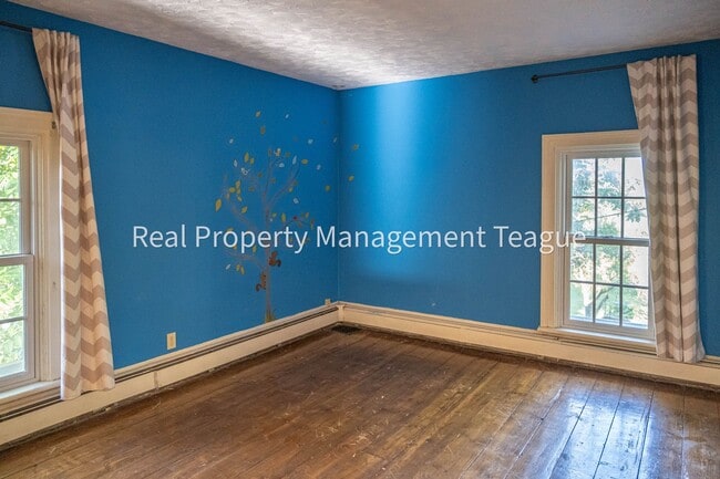 Building Photo - Dream home in Altamont