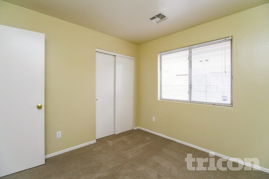 Building Photo - 8006 W Pima St