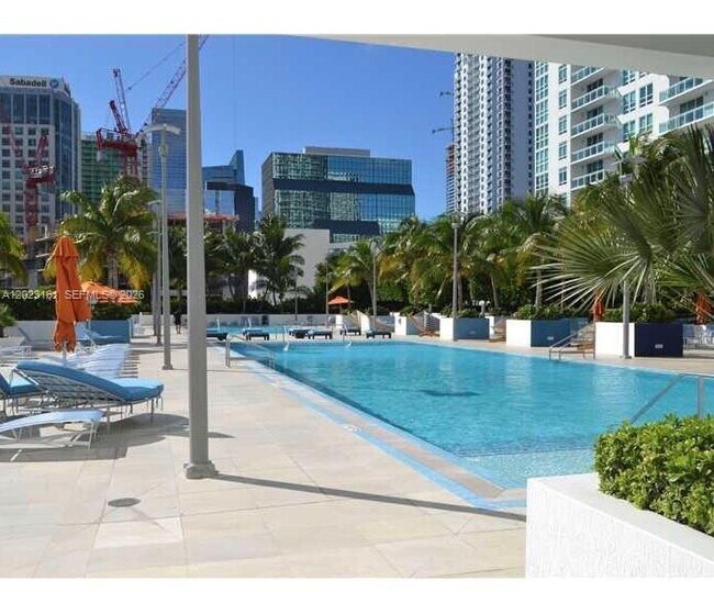 Building Photo - 950 Brickell Bay Dr
