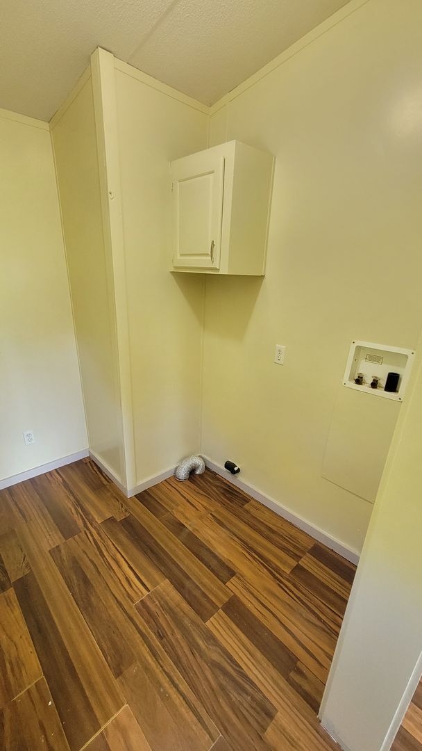 Building Photo - Manufactured Home Available in Anderson