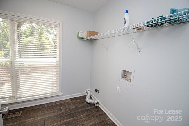 Building Photo - 14401 Widgeon Ct