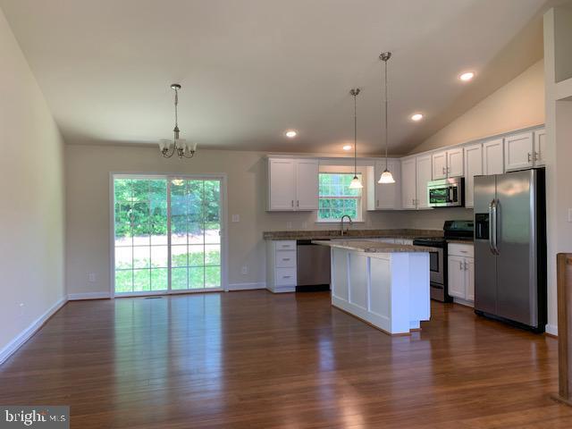Building Photo - 6913 Lunette Ln