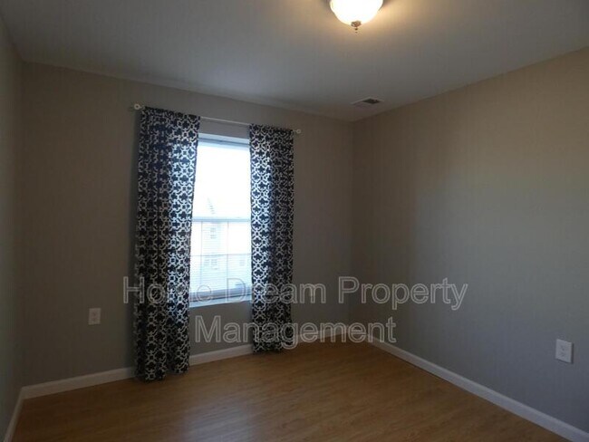 Building Photo - 88 Carriage Hill Dr