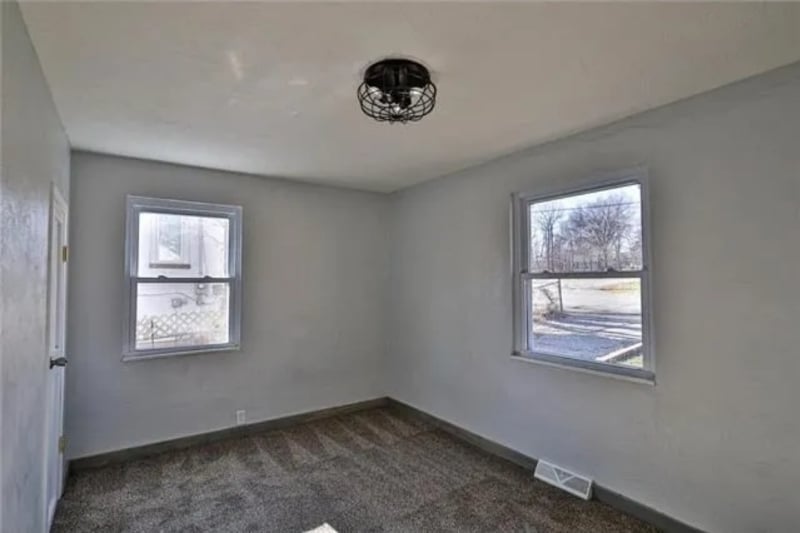 Building Photo - 711 S Northern Blvd