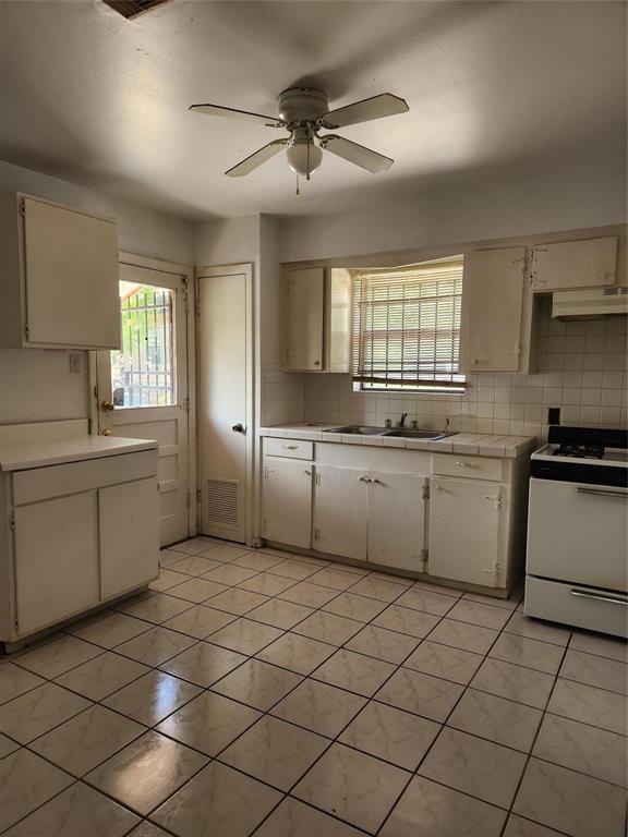 Building Photo - 4823 Shreveport Blvd