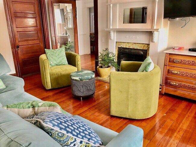 Building Photo - Islay Street  770-774