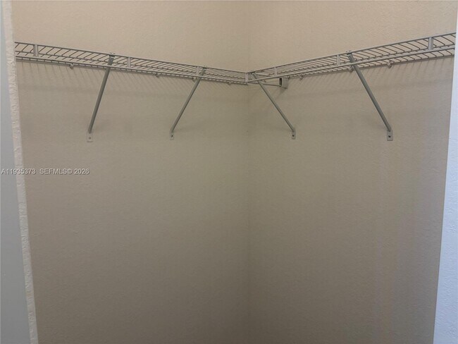 Building Photo - 2661 SE 10th St