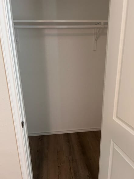 Building Photo - 502 Potomac St