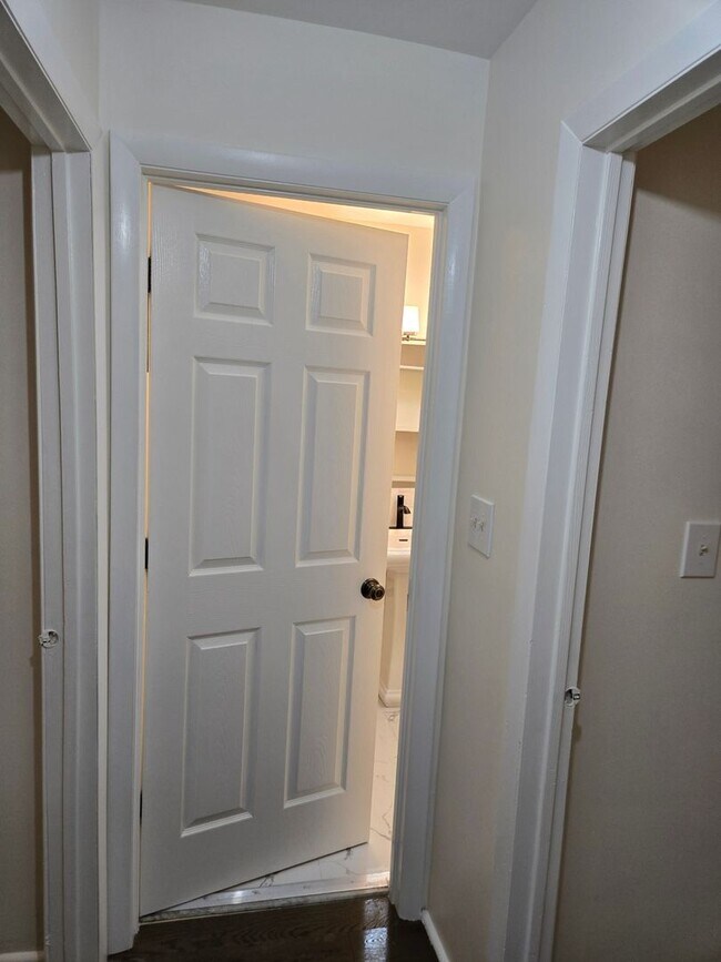 Building Photo - Charming 2BR Condo in Bethel