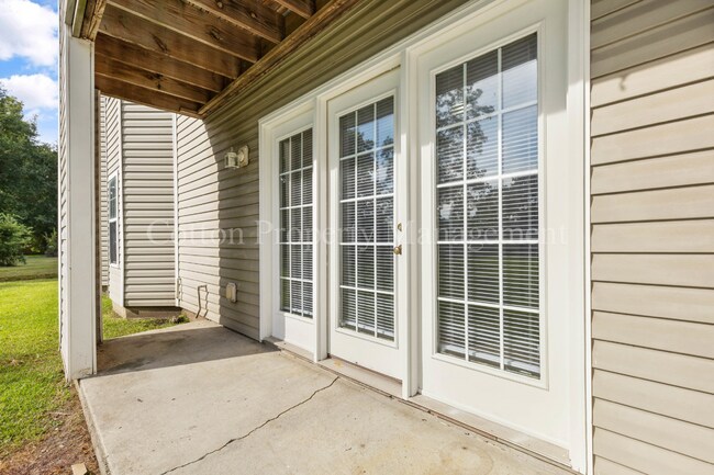 Building Photo - 406 N Dickerson St