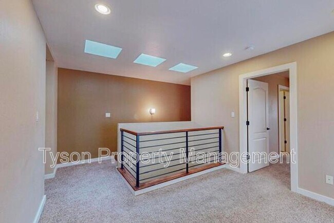 Building Photo - 1667 Domino Dr SE