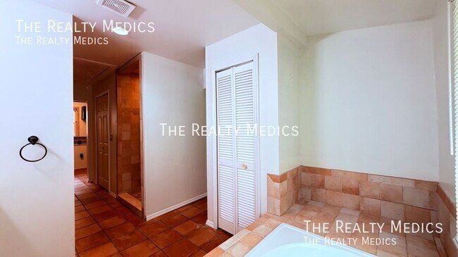 Building Photo - 31061 Lochmore Cir
