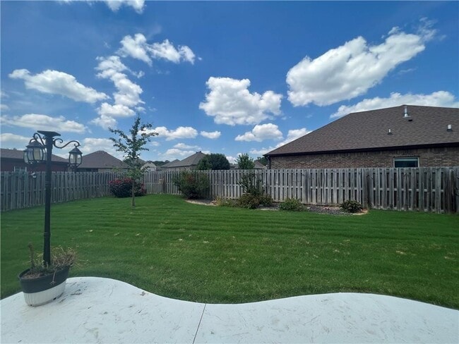 Building Photo - 2002 Price Ave