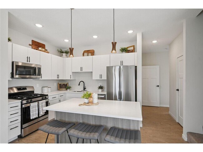 Building Photo - 4760 Ironwood Cir