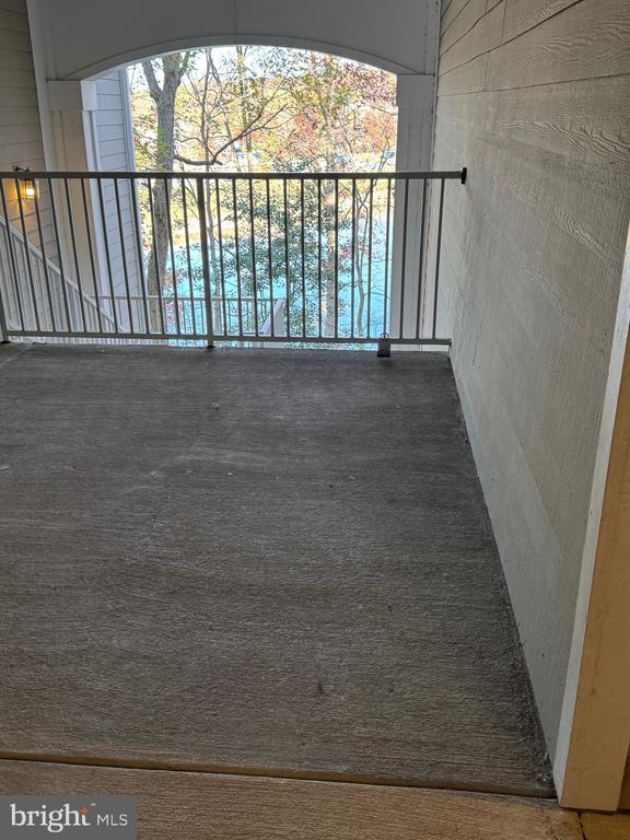 Building Photo - 1716 Lake Shore Crest Dr