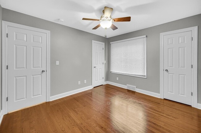 Building Photo - 303 N Harvey St