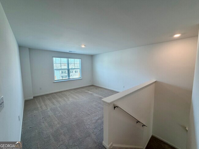 Building Photo - 788 Gelderland Dr