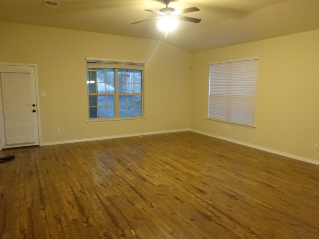Building Photo - 3265 Vineyard Trail
