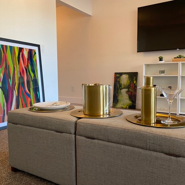 Spacious design - 1125 N 7th Ave